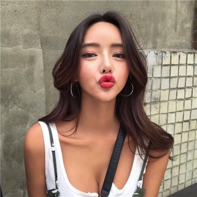 白色衬衫头像女生头像图片