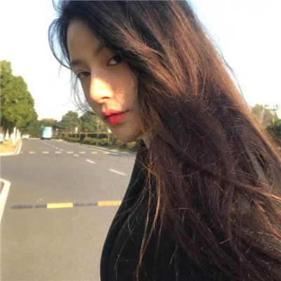 qq女生头像一男一女背图片
