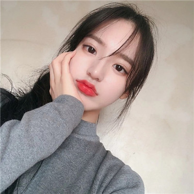 女生抽烟伤感带字头像图片