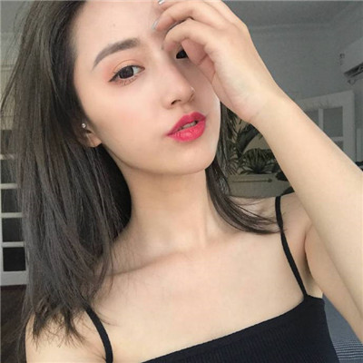 女生坐在地上头像大全