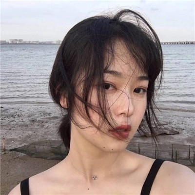 女生坐在地上头像大全图片