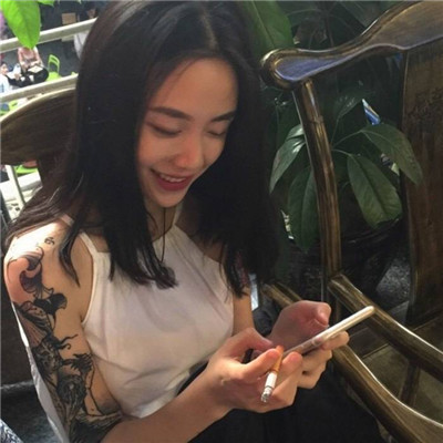 qq女生头像短发超拽图片
