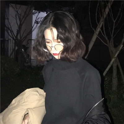 qq女生头像短发超拽图片