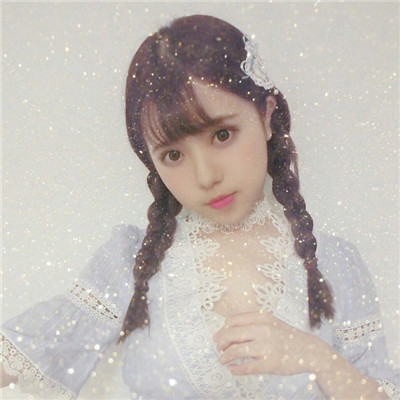 黑色衣服女生头像清新图片