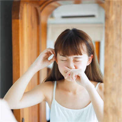 黑色衣服女生头像清新图片