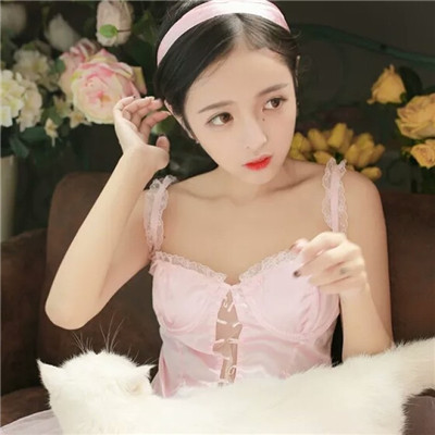 有相框的呆萌女生头像图片