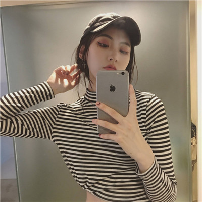 有相框的呆萌女生头像图片