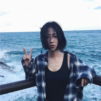qq头像 黑白 女生图片