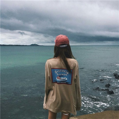 qq头像 黑白 女生图片