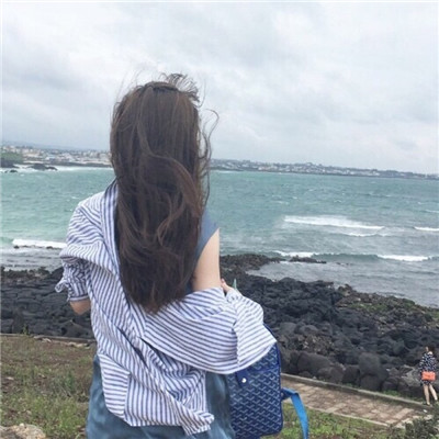 qq头像 黑白 女生图片