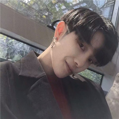 个性帅气比较二的萌娃照片可爱头像男生图片