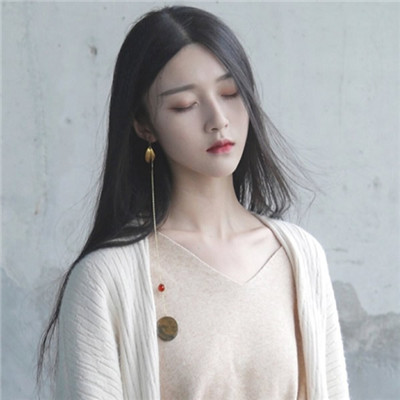 头像女生动漫手绘黑白图片