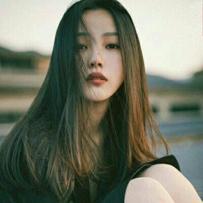 头像女生动漫手绘黑白图片