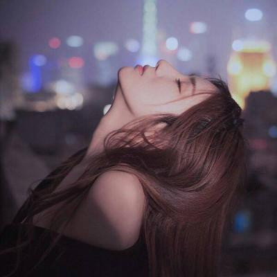头像女生动漫手绘黑白图片
