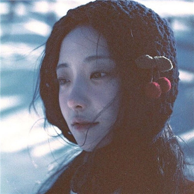 qq头像欧美女生彩色