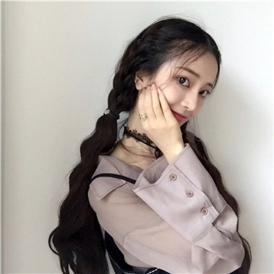 戴复古圆眼镜女生头像图片