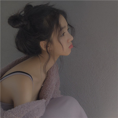 戴复古圆眼镜女生头像图片