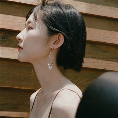 戴复古圆眼镜女生头像图片