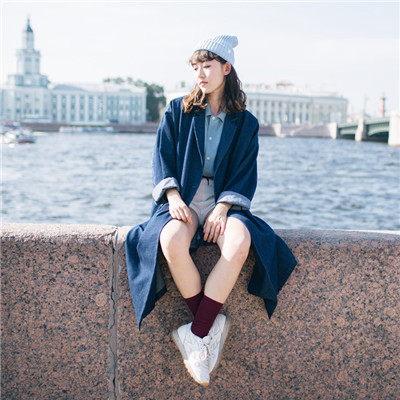 女生头像背影带字白色图片
