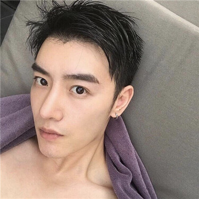 帅帅的好看的男生上头像图片