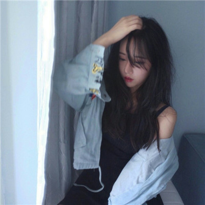 高冷女生卡通背面头像图片