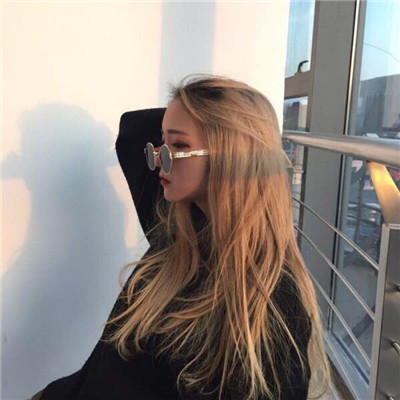 高冷女生卡通背面头像图片