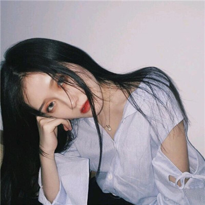 高冷女生卡通背面头像图片