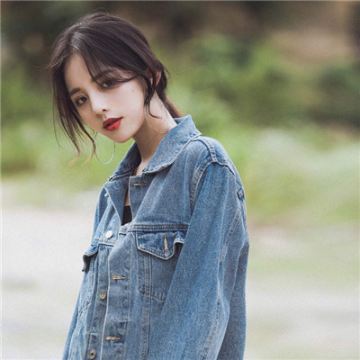 高冷女生卡通背面头像图片