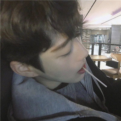 帅哥不露脸的qq男生咖啡杯个性头像图片