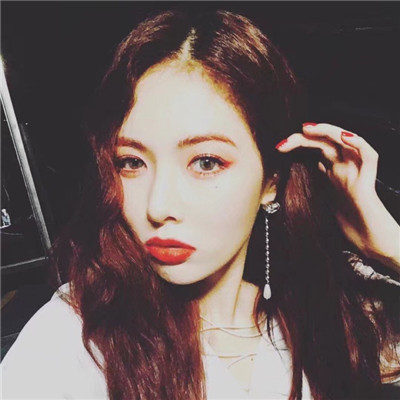 蓝色头像女生短发女生图片