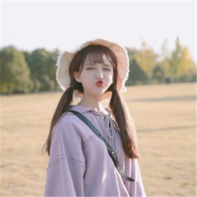 qq头像带字忧伤女生图片