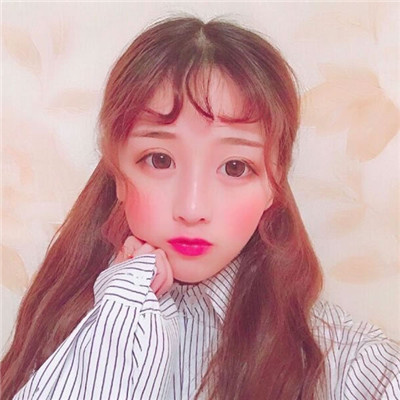qq头像带字忧伤女生图片