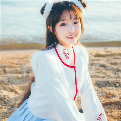 qq头像带字忧伤女生图片