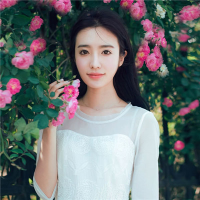 qq头像带字忧伤女生图片