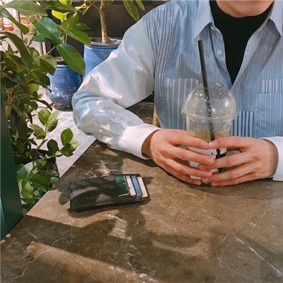 清爽干净远处男生头像图片
