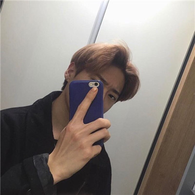 清爽干净远处男生头像图片