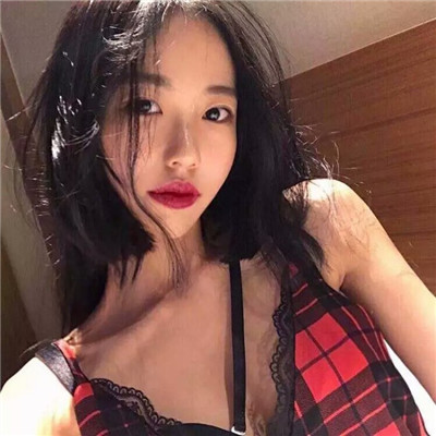 短发女生背影头像唯美图片