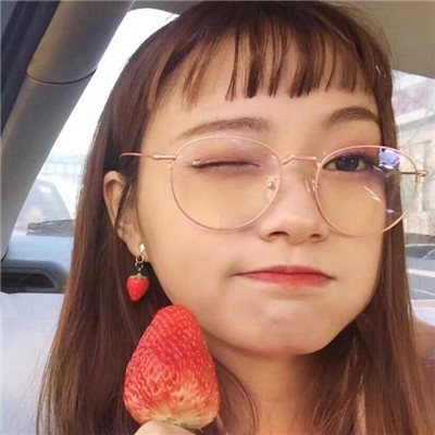 短发女生背影头像唯美图片