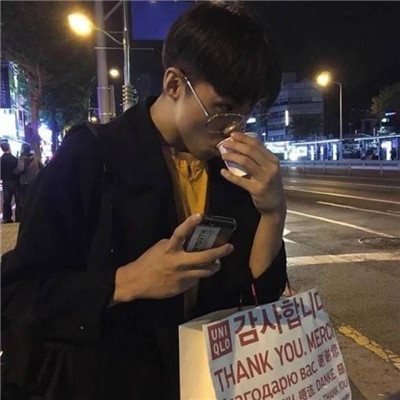 那些想让人哭的男生动漫头像图片