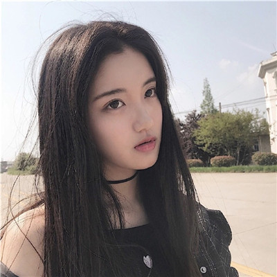 戴圆形眼镜的女生头像图片