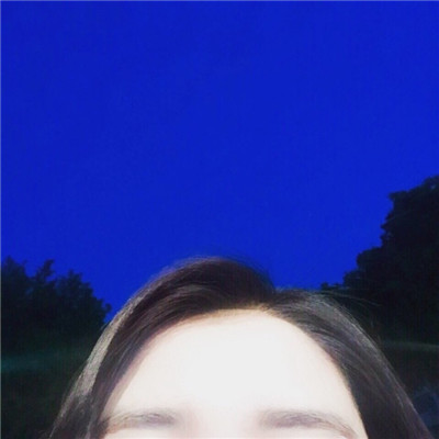 qq动态头像女生黑白图片