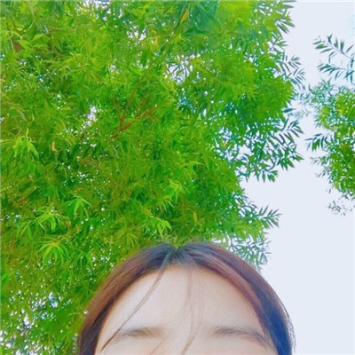 qq动态头像女生黑白图片