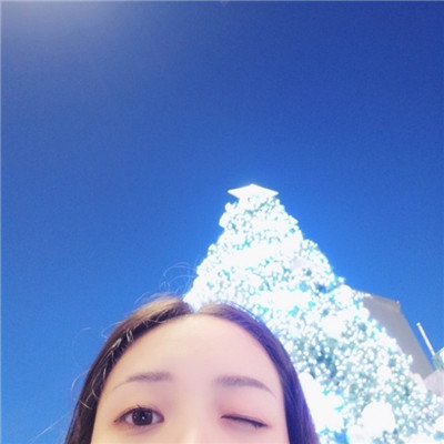 qq动态头像女生黑白图片
