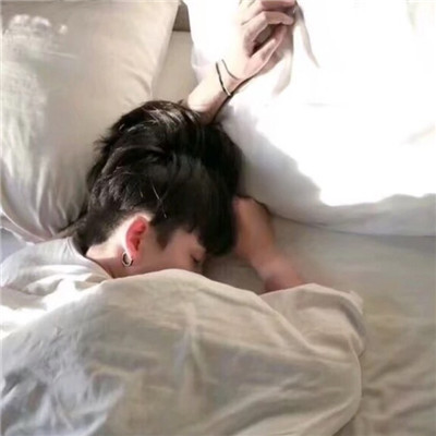 戴眼镜帅哥头像最新2018头像男生奇葩头像2015款图片