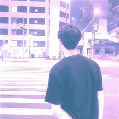 头像冷酷动漫男生 带口罩图片
