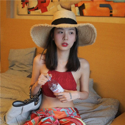 女生坐在地上头像大全图片