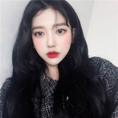 女生坐在地上头像大全图片