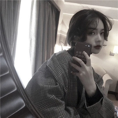 女生头像动漫冷酷帅气图片