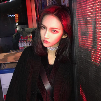 女生头像动漫冷酷帅气图片
