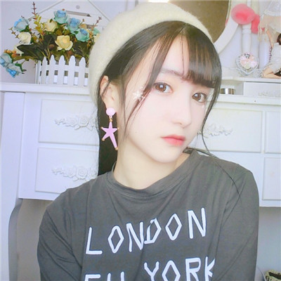 qq头像女生嘴叼玫瑰花图片